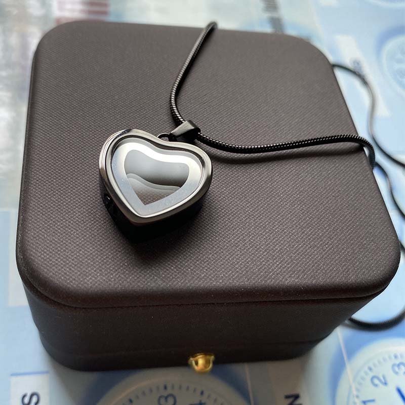 MJ Eternal Heart Pendant